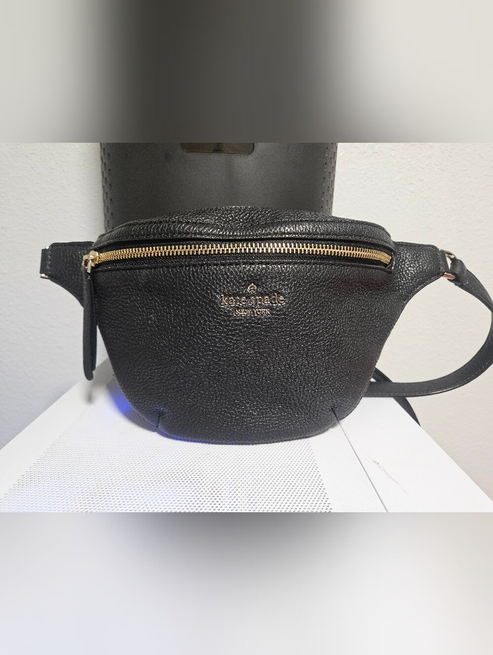 kate spade black pebbled leather crossbody belt bag with gold hardware - Picture 2 of 10